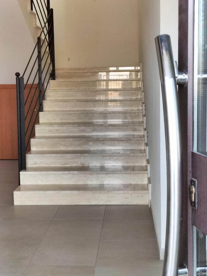 Twin House Apartment Tito Ngoại thất bức ảnh